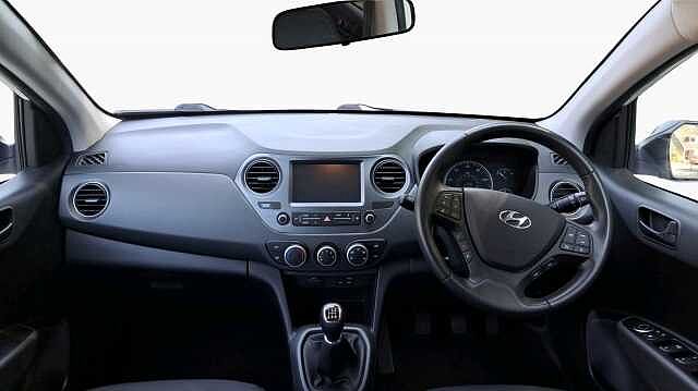 Hyundai I10 1.0 Play Hatchback 5dr Petrol Manual Euro 6 (67 ps) White
