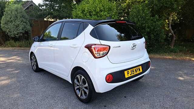 Hyundai I10 1.0 Play Hatchback 5dr Petrol Manual Euro 6 (67 ps) White