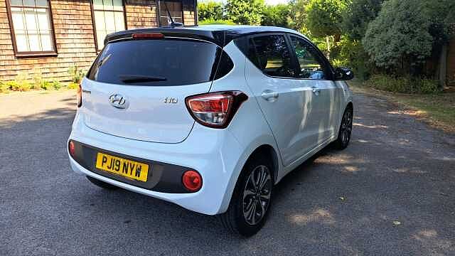 Hyundai I10 1.0 Play Hatchback 5dr Petrol Manual Euro 6 (67 ps) White