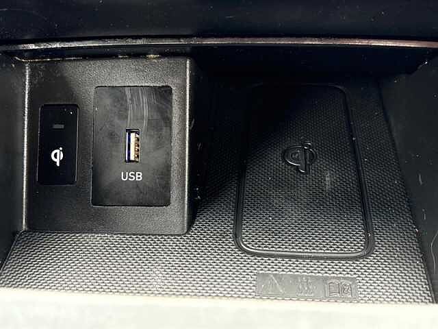 Hyundai KONA 64kWh Premium SUV 5dr Electric Auto (10.5kW Charger) (204 ps) Black