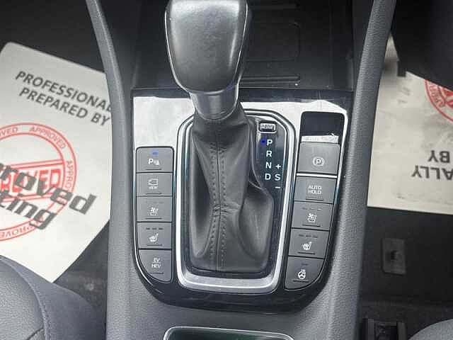 Hyundai IONIQ 1.6 h-GDi 8.9kWh Premium SE Hatchback 5dr Petrol Plug-in Hybrid DCT Euro 6 (s/s)