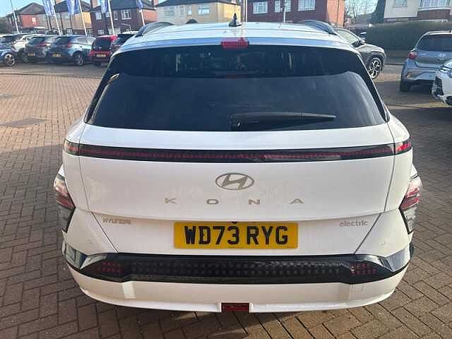 Hyundai KONA 65.4kWh Ultimate SUV 5dr Electric Auto (218 ps) White