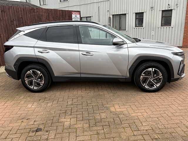 Hyundai TUCSON 1.6 T-GDi Advance SUV 5dr Petrol Manual Euro 6 (s/s) (160 ps) Silver