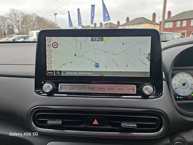 Hyundai KONA 64kWh Premium SUV 5dr Electric Auto (10.5kW Charger) (204 ps)