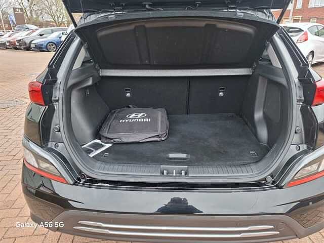 Hyundai KONA 64kWh Premium SUV 5dr Electric Auto (10.5kW Charger) (204 ps)
