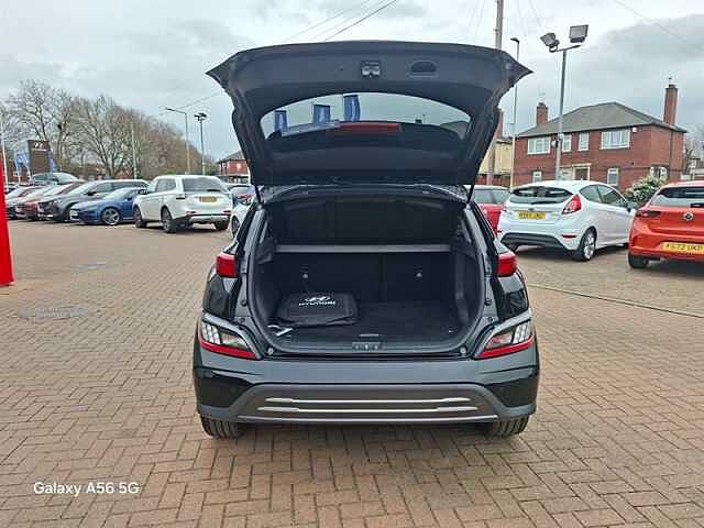 Hyundai KONA 64kWh Premium SUV 5dr Electric Auto (10.5kW Charger) (204 ps)