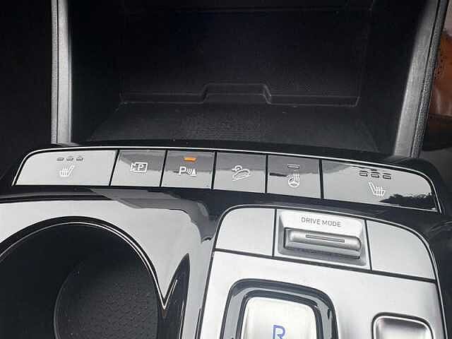 Hyundai TUCSON 1.6 h T-GDi Premium SUV 5dr Petrol Hybrid Auto Euro 6 (s/s) (230 ps) Red