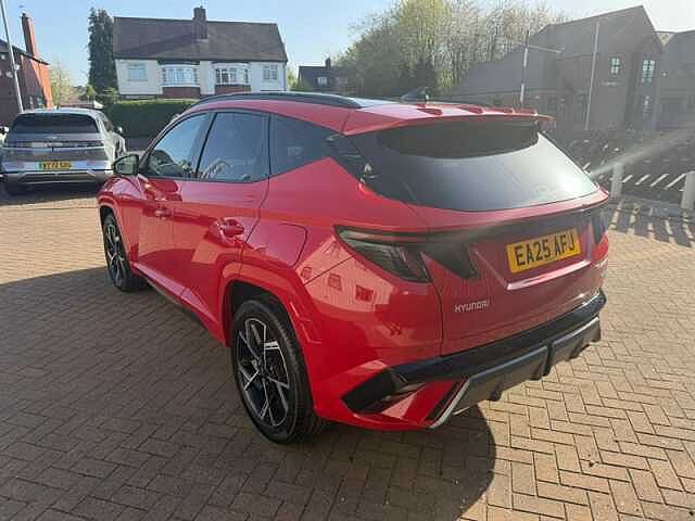 Hyundai TUCSON 1.6 T-GDi N Line S SUV 5dr Petrol Hybrid Auto Euro 6 (s/s) (215 ps) Red