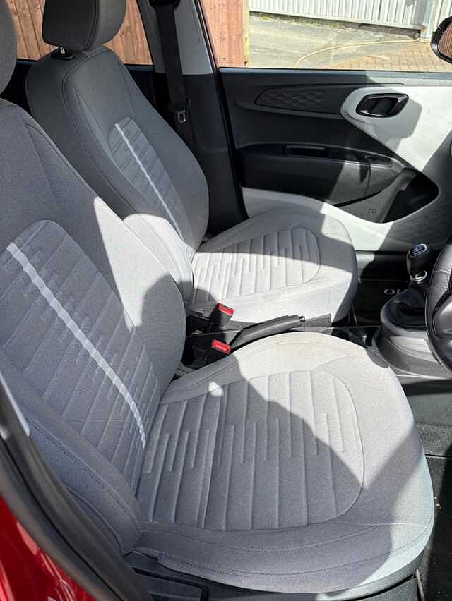 Hyundai i10 1.0 Premium Hatchback 5dr Petrol Manual Euro 6 (s/s) (67 ps)