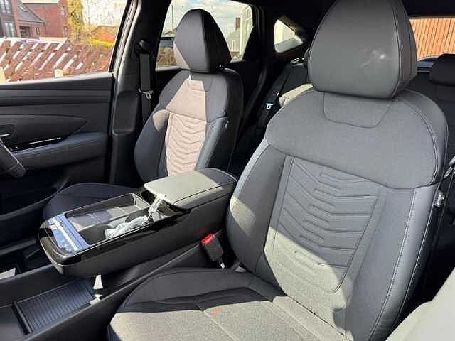 Hyundai TUCSON 1.6T Hybrid 239ps Black Line AU