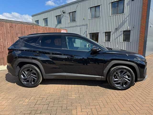 Hyundai TUCSON 1.6T Hybrid 239ps Black Line AU