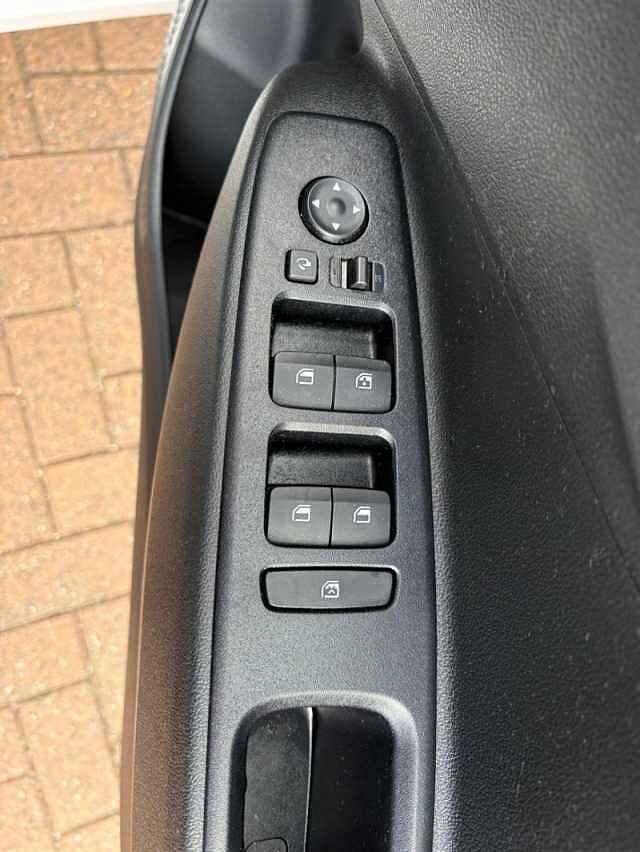 Hyundai i10 1.0 Premium Hatchback 5dr Petrol Auto Euro 6 (s/s) (63 ps)