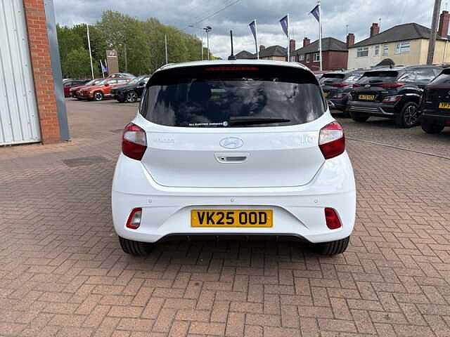 Hyundai i10 1.0 Premium Hatchback 5dr Petrol Auto Euro 6 (s/s) (63 ps)
