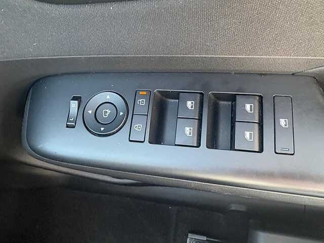 Hyundai KONA 65.4kWh Advance SUV 5dr Electric Auto (218 ps)