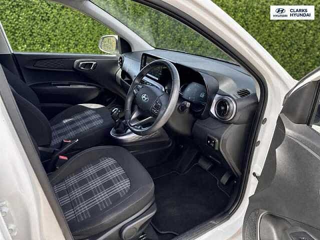 Hyundai I10 1.2 Premium Hatchback 5dr Petrol Auto Euro 6 (s/s) (84 ps) White
