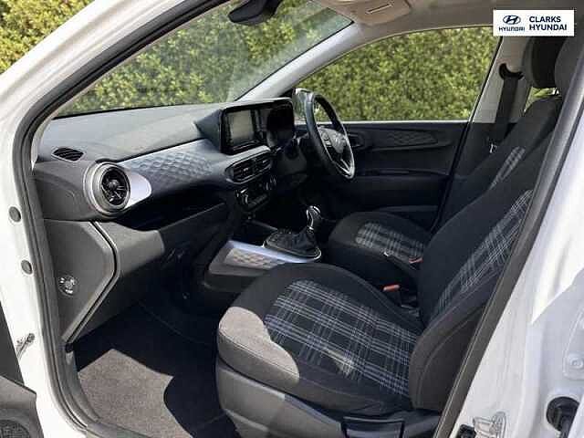 Hyundai I10 1.2 Premium Hatchback 5dr Petrol Auto Euro 6 (s/s) (84 ps) White