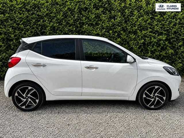 Hyundai I10 1.2 Premium Hatchback 5dr Petrol Auto Euro 6 (s/s) (84 ps) White