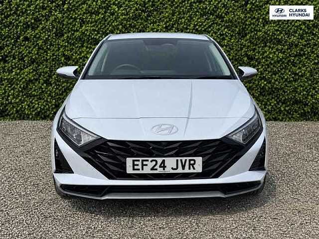 Hyundai I20 1.0 T-GDi Premium Hatchback 5dr Petrol DCT Euro 6 (s/s) (100 ps) White