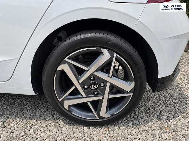 Hyundai I20 1.0 T-GDi Premium Hatchback 5dr Petrol DCT Euro 6 (s/s) (100 ps) White