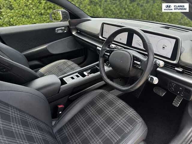 Hyundai IONIQ 6 77.4kWh First Edition Saloon 4dr Electric Auto AWD (325 ps)
