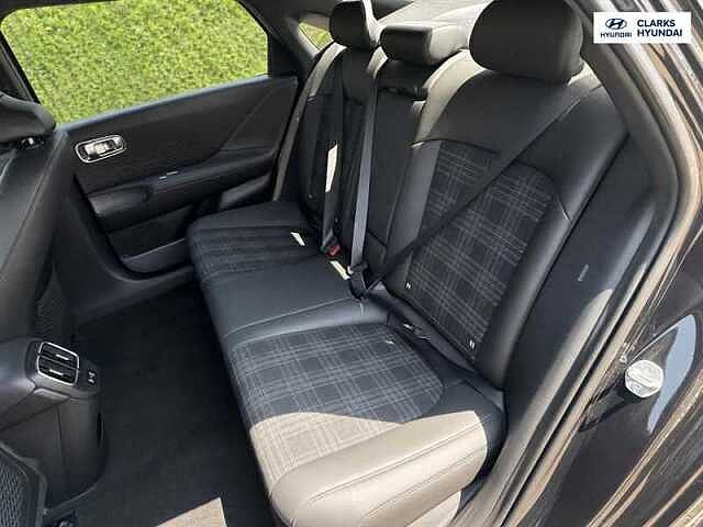 Hyundai IONIQ 6 77.4kWh First Edition Saloon 4dr Electric Auto AWD (325 ps)