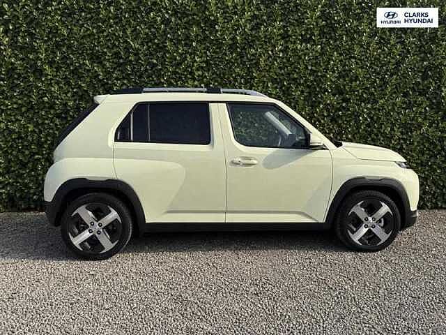Hyundai INSTER Long Range 49kWh 02 SUV 5dr Electric Auto (115 ps) Yellow