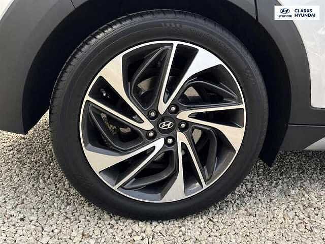 Hyundai TUCSON 1.6 CRDi MHEV Premium SE SUV 5dr Diesel Hybrid DCT Euro 6 (s/s) (136 ps) Silver