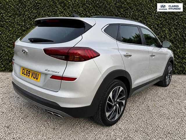 Hyundai TUCSON 1.6 CRDi MHEV Premium SE SUV 5dr Diesel Hybrid DCT Euro 6 (s/s) (136 ps) Silver