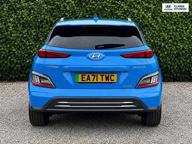 Hyundai KONA 64kWh Ultimate SUV 5dr Electric Auto (10.5kW Charger) (204 ps) Blue