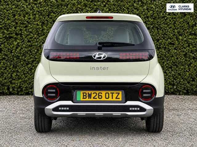 Hyundai INSTER Long Range 49kWh 01 SUV 5dr Electric Auto (115 ps) Yellow