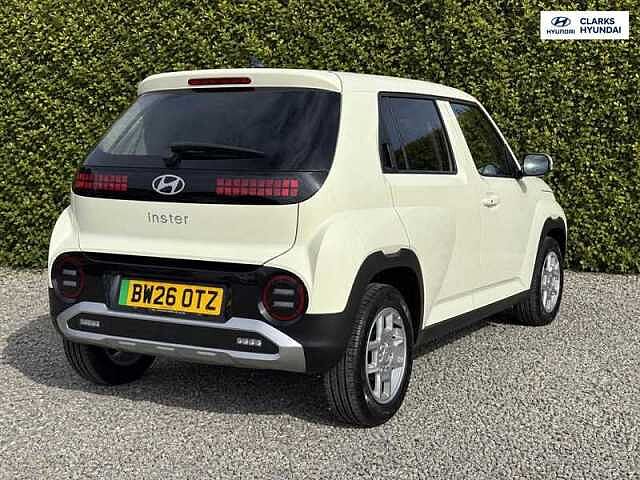 Hyundai INSTER Long Range 49kWh 01 SUV 5dr Electric Auto (115 ps) Yellow