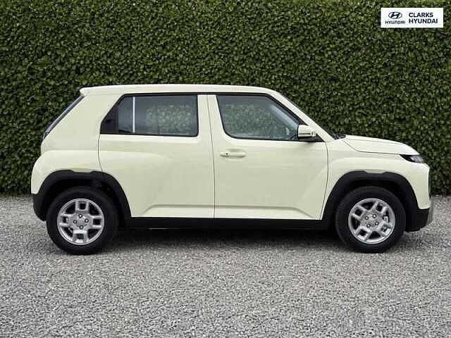 Hyundai INSTER Long Range 49kWh 01 SUV 5dr Electric Auto (115 ps) Yellow