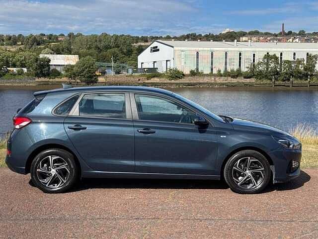 Hyundai i30 1.0 T-GDi MHEV SE Connect Hatchback 5dr Petrol Hybrid DCT Euro 6 (s/s) (120 ps)